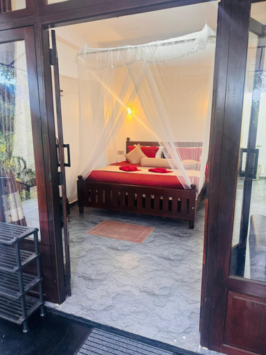 Bedroom 2, Ella Shali's home, Ella