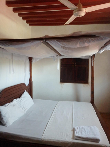 Others 3, Ola Ola House, Lamu West