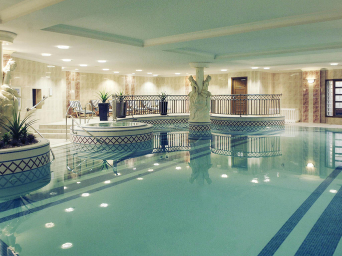 Sport & Beauty 3, Mercure Dartford Brands Hatch Hotel & Spa, Kent