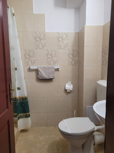 Bathroom 5, Hotel Dacor, Orastie