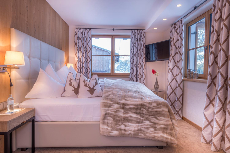 Bedroom 3, Circle Chalets Arlberg am Golfplatz Ski in - Ski out, Bludenz