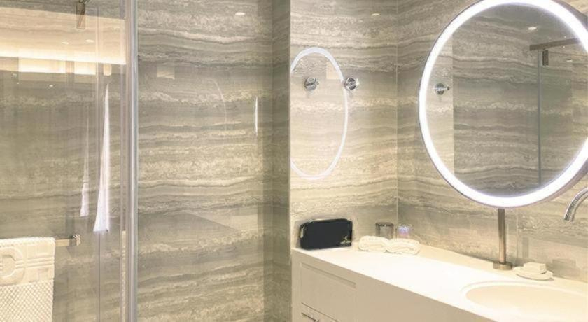 Bathroom 4, Oasis Avenue – A GDH Hotel, Kowloon