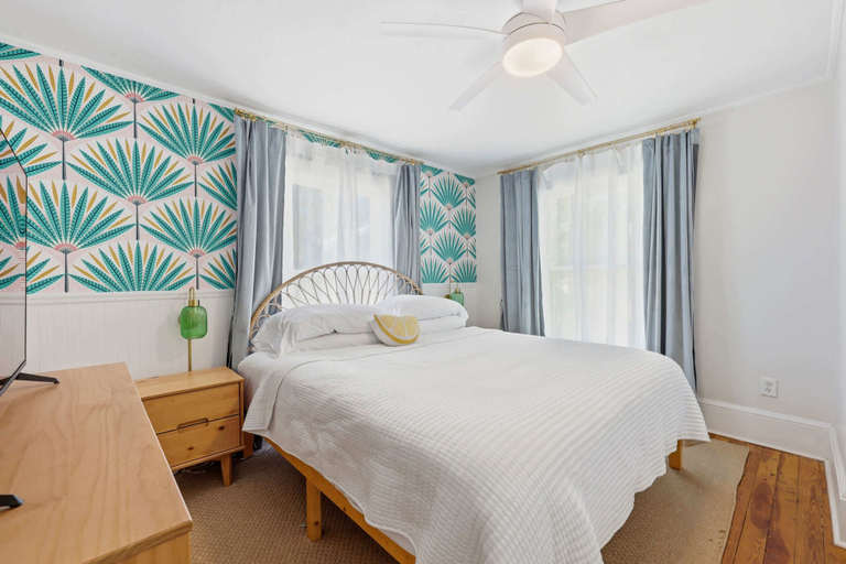Room 3, The Pearl Unit B, Stay for 4, Saint Johns