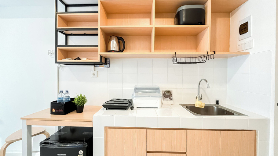 Interior 4, Minimalist Look Studio Near Tokyo Hub At Tokyo Riverside Pik 2 Apartment, Tangerang