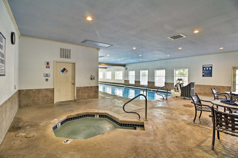 Sport & Beauty 5, Stunning Water View Pet Friendly, Indoor Pool, Taney