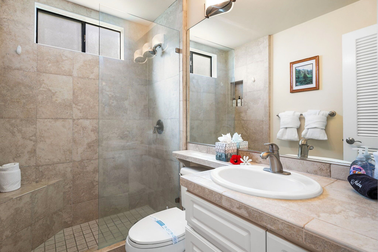 Bathroom, Ocean Front No Stairs Upgraded Concierge Included, Hawaii
