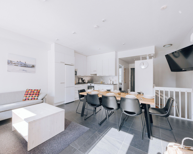 Others 5, Modern 2-Unit Retreat up to 16 guests, Lapland