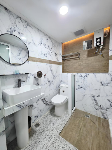 Bathroom 3, Grand Inn Hotel, Semporna