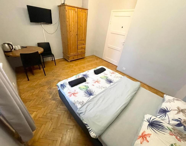 Room 5, Fantastic Inn Warsaw - Górskiego, Warsaw