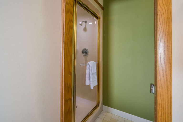 Bathroom 4, Sleep Inn Bolivar, Tuscarawas