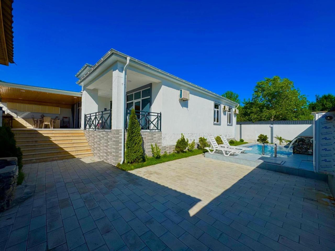 2, Riverside Villa, Qəbələ