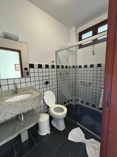 Bathroom 3, Pousada Cores do Mar | Conforto com Piscina em Bombinhas, Bombinhas