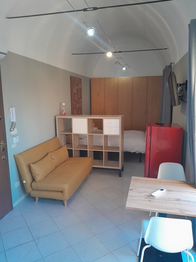 Room 4, Gerenzano Apartments, Varese