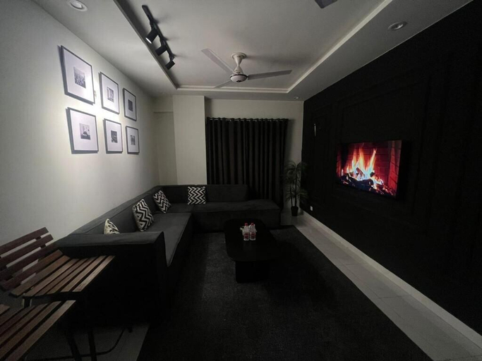 Room 4, Luxor Apartments & Suites, Lahore