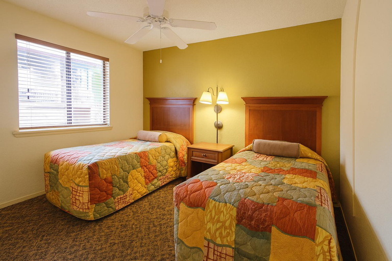 Bedroom 2, Crown Point Resort, Lincoln