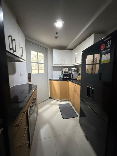 Kitchen, Executive Suites 4 Bedroom Condo Uptown Parksuites Bgc, Taguig