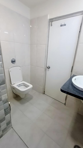 Bathroom 4, Falcons Nest Lariviera, Hyderabad