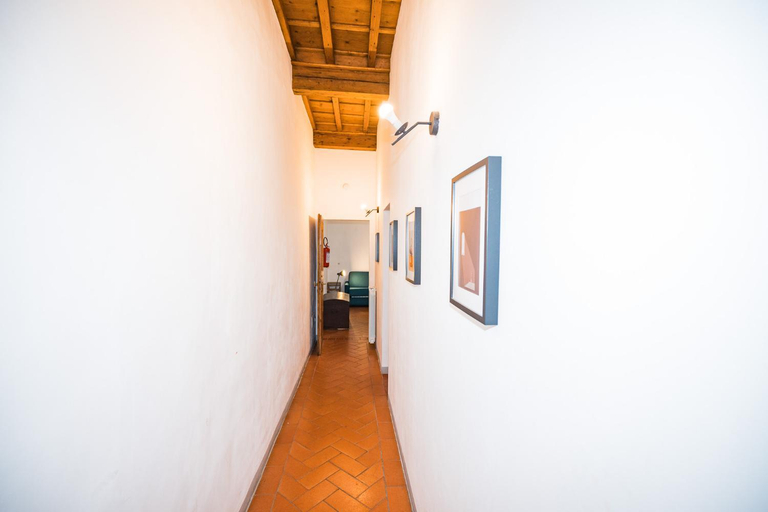 Others 4, Roomy and elegant apartment by Piazza Pitti, Florence