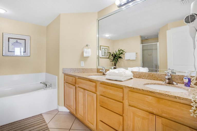 Bathroom 4, Grandview East 301, Bay