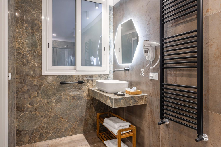 Bathroom 4, Casta Diva Fervore Apartments, Palermo
