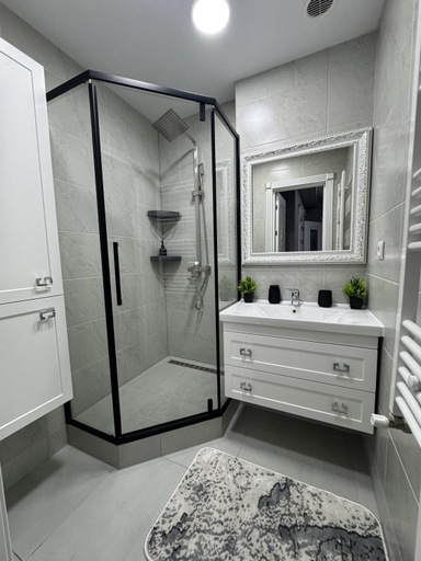 Bathroom 3, CityView Lodge