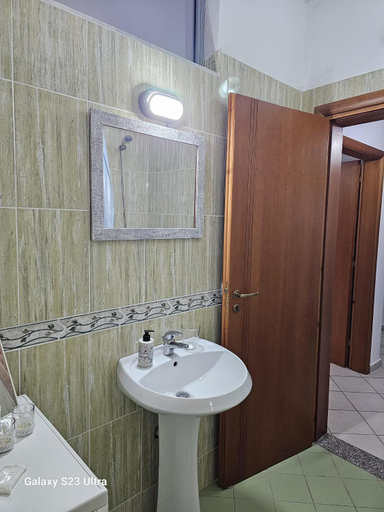 Bathroom 2, Grediv Apartment Orikum, Vlorës