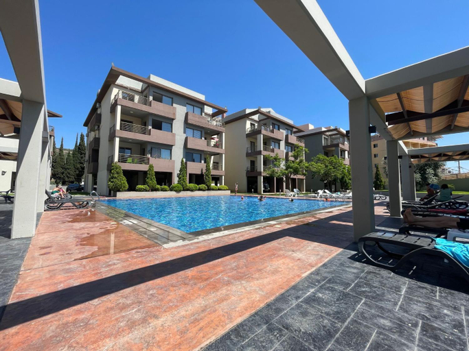 Sport & Beauty 4, Chalet in Batrouna Park resort, facing the pool, gazon,gym,GENERATOR IS INCLUDED, Jubail