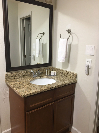 Bathroom 4, Kohl's Ranch Lodge, Gila