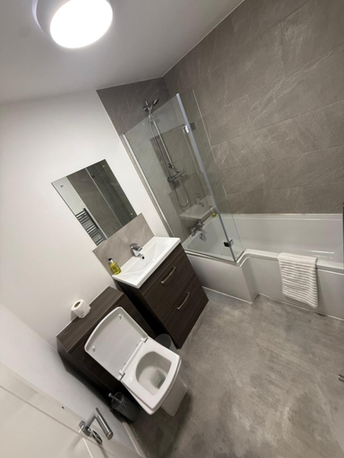 Bathroom 2, City Gate Apartments Manchester, Manchester