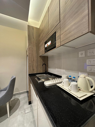 4, Charming Amman Apartment with Electric Heating Free Park, Amman