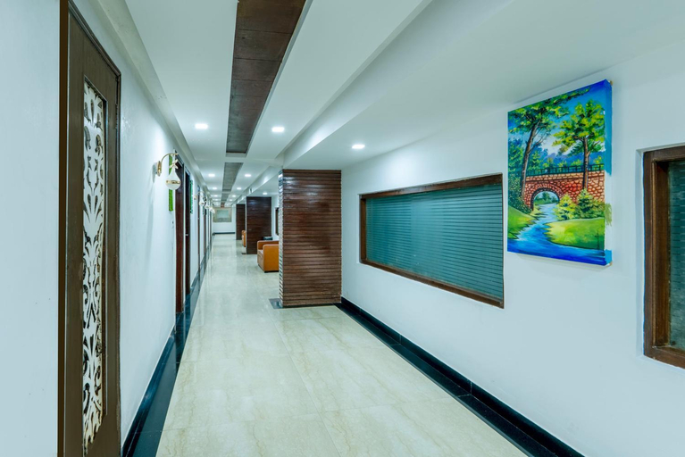 Public Area 2, Treebo Premium Queen of Hills 900 M from Mall Road, Dehradun