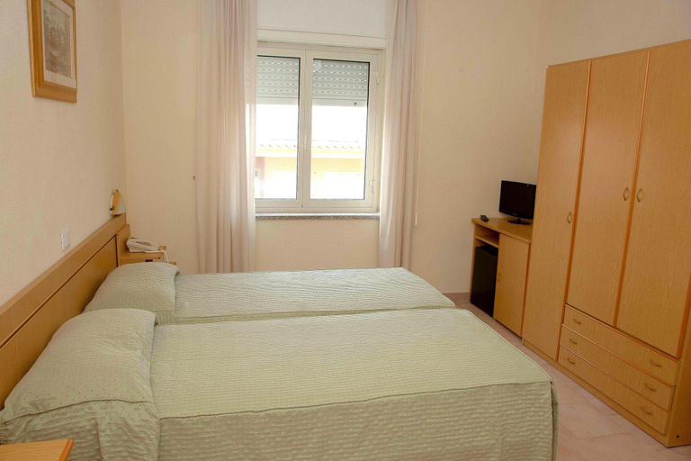 Bedroom 2, A.I.R. Hotel Gabbiano, Olbia-Tempio