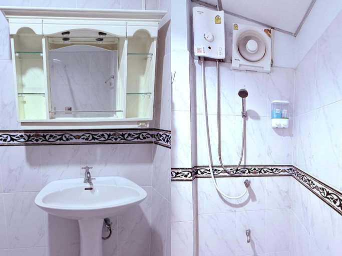 Bathroom 4, Suan Maitrichit Resort, Khlong Sam Wa