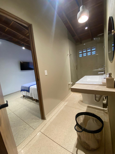 Bathroom 5, Hotel La Vega, Concepción