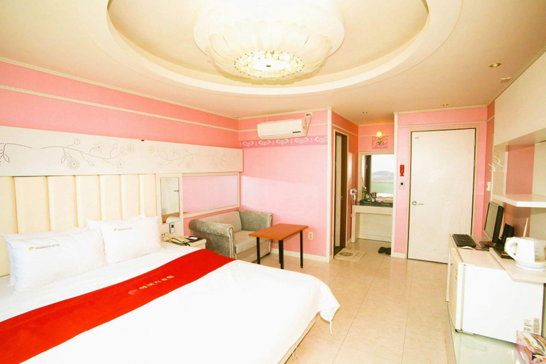 Bedroom 4, Yeosu Haevichi Hotel, Yeosu