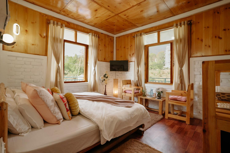 Bedroom, The Hood Bir Billing, Mandi