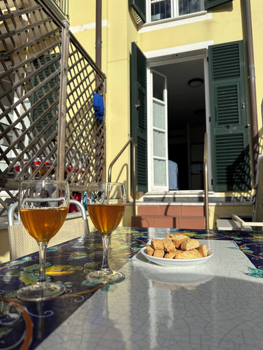 Food & Drinks 5, Giada Residence, Genova