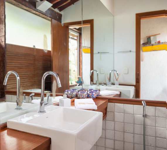Bathroom 4, Bz34 Casa 150m da praia Piscina e Sauna, Armação dos Búzios