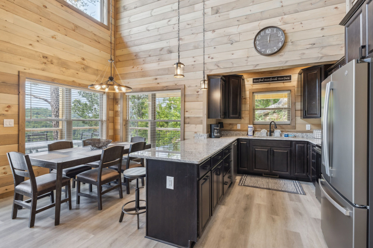 Private kitchen 5, 4 Clovers 3 Bedroom Home, Sevier
