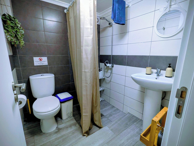 Bathroom 3, Downtown Guesthouse, Angra do Heroísmo