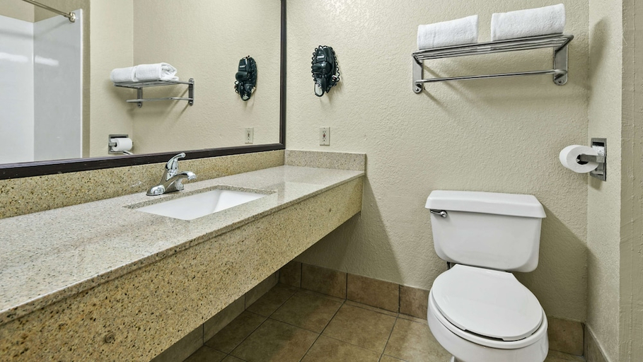 Bathroom 4, Best Western San Marcos, Hays
