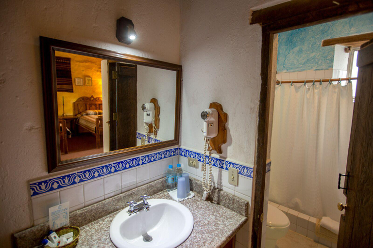 Bathroom, Hacienda Cusin, Otavalo