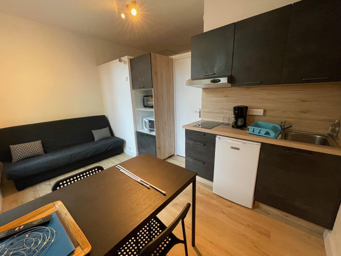 Others 4, Meuble de Tourisme dans parc arbore 1000m2 - Sejour-la-Roche Eperon, Vienne