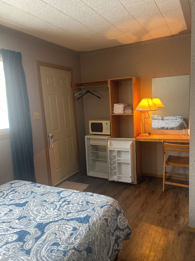 Living area 3, Greenhead Motel, Division No. 13