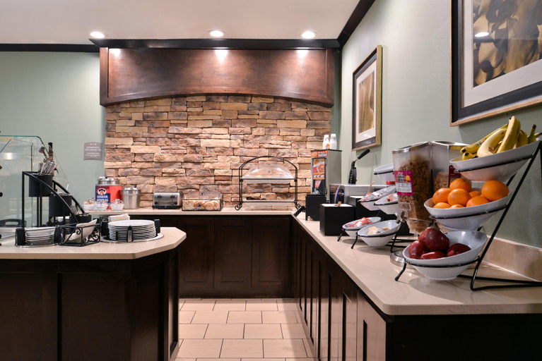 Food & Drinks 3, Staybridge Suites Wichita Falls by IHG, Wichita