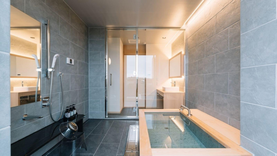 Bathroom 3, Guest House Shirahama R Café, Shirahama