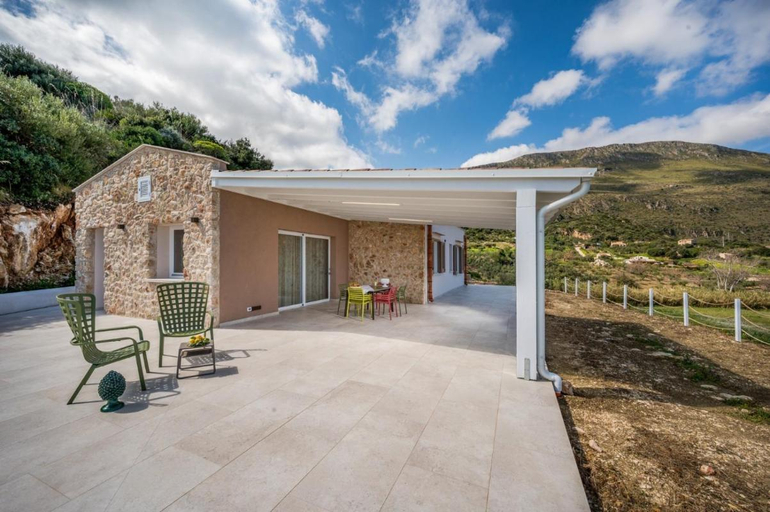5, Relax in Style in Trapanis Hidden Gem Holiday House, Trapani