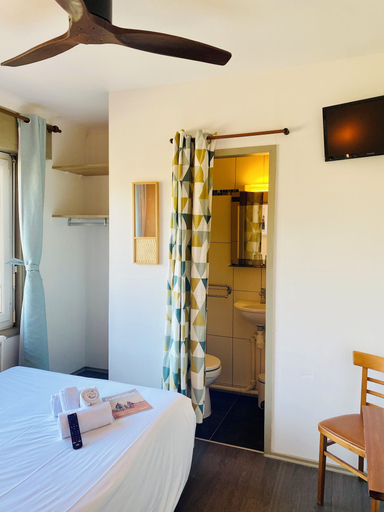 Room 2, Hôtel Fine, Pyrénées-Atlantiques