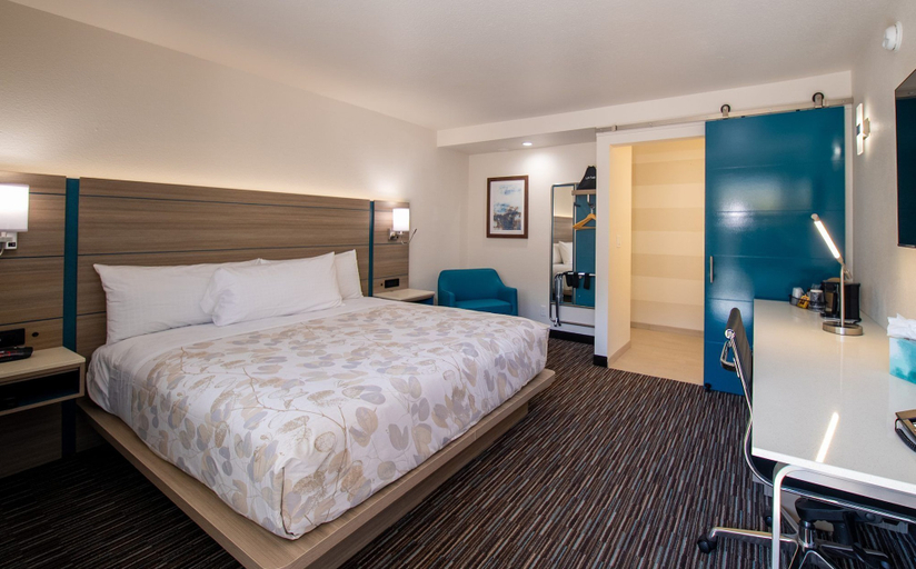 Room 4, Lemon Heights Inn, Orange