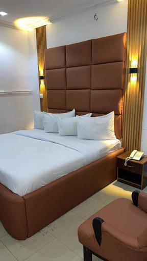 Bedroom, Quarters Inn & Suites Ikeja, Ikeja